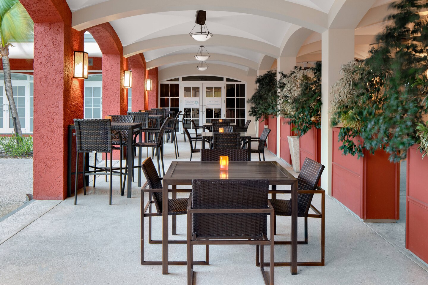 Courtyard Marriot - Bridgetown Barbados - Outdoor Dining